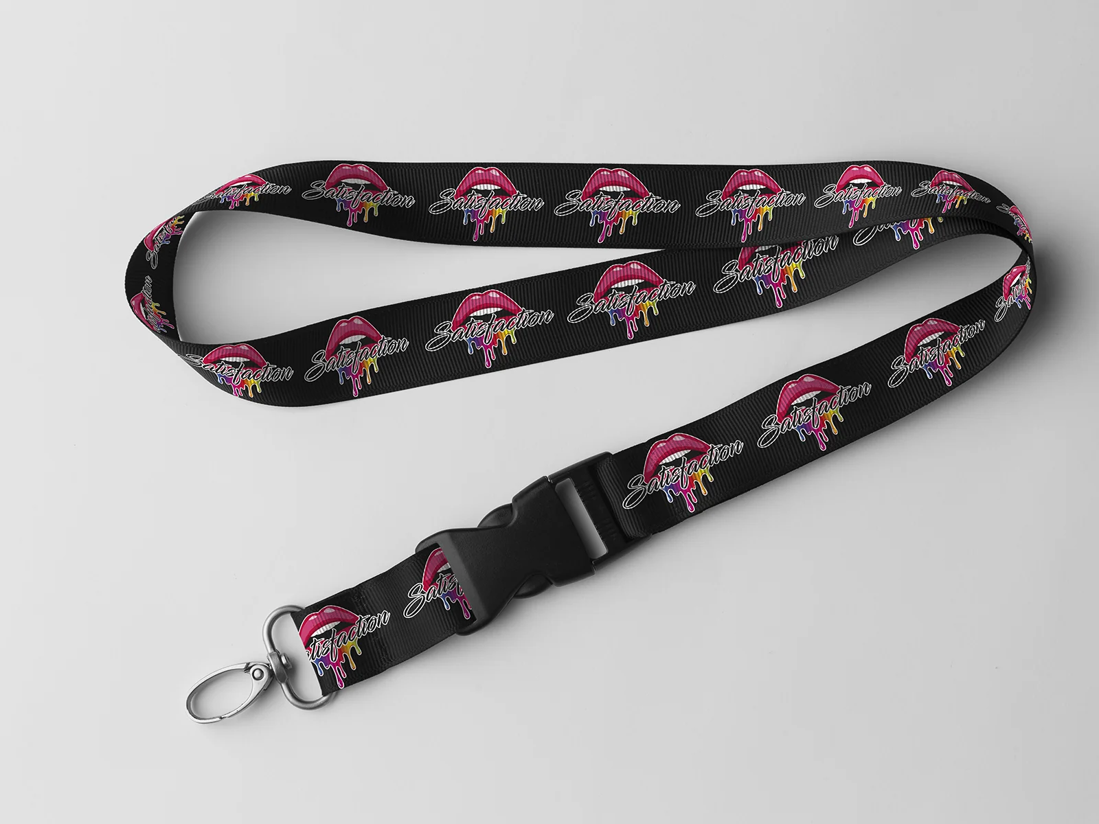 Μαύρο lanyard με επαναλαμβανόμενο πολύχρωμο λογότυπο Satisfaction.